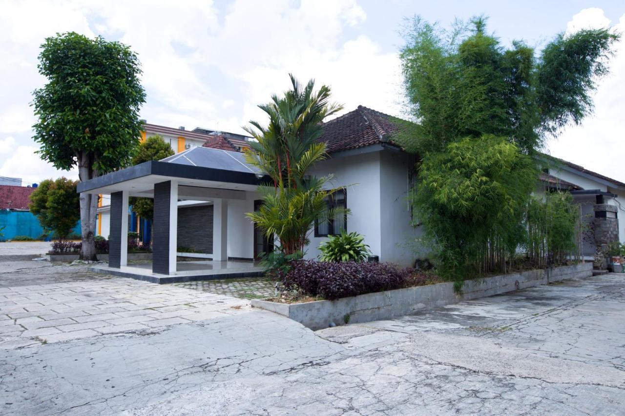 Oyo 3207 Hotel Gracia Bandar Lampung Esterno foto