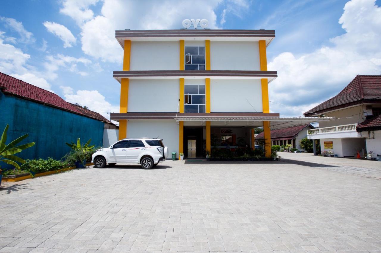 Oyo 3207 Hotel Gracia Bandar Lampung Esterno foto